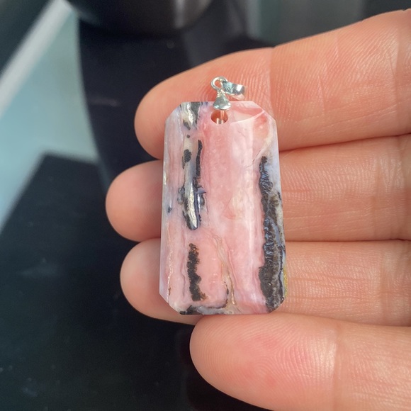 Rhodonite and sterling silver pendant - Picture 3 of 5